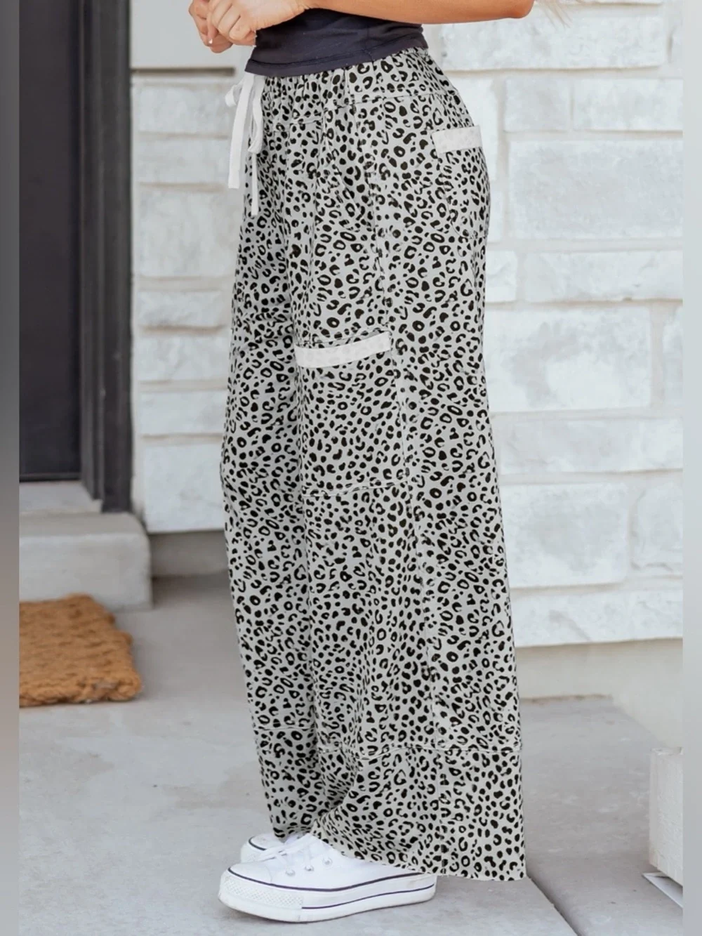 ♥️Hello Gorgeous! Animal Print Wide Leg Terry Knit Pants - Picture 3 of 8